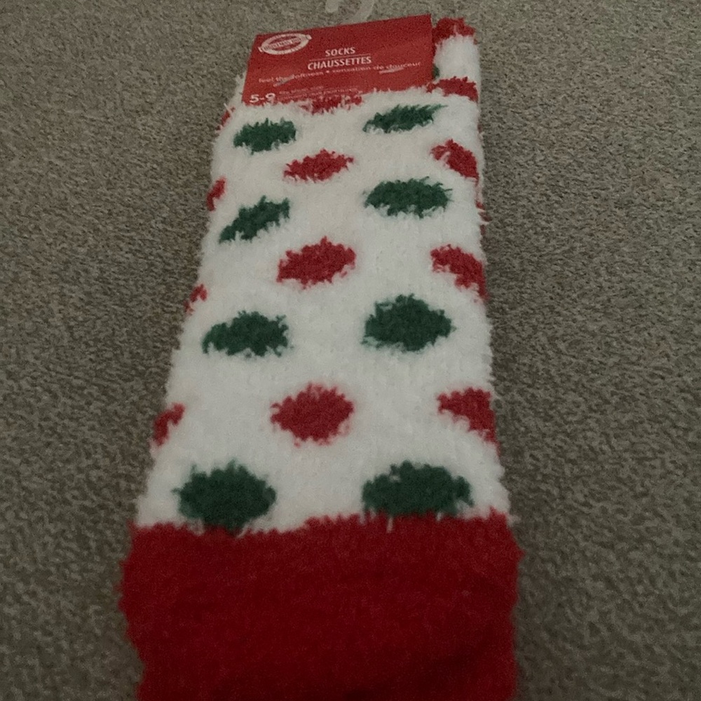 Footies size 5-9 new